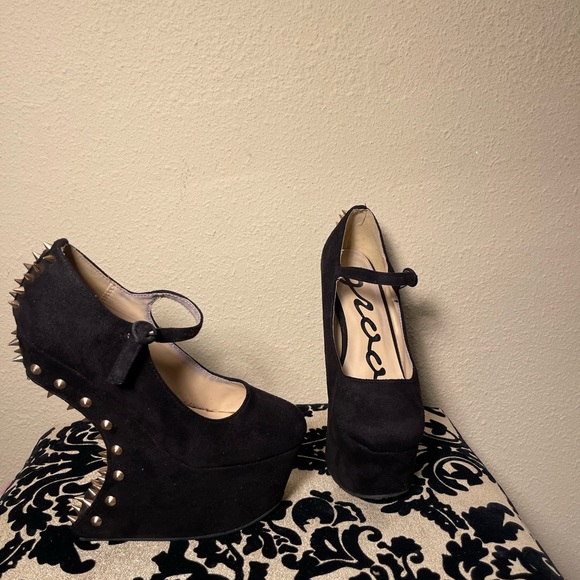 Heel-less, Buckle, Anti-gravity, Platform Spiked Wedge Heels - Picture 5 of 14